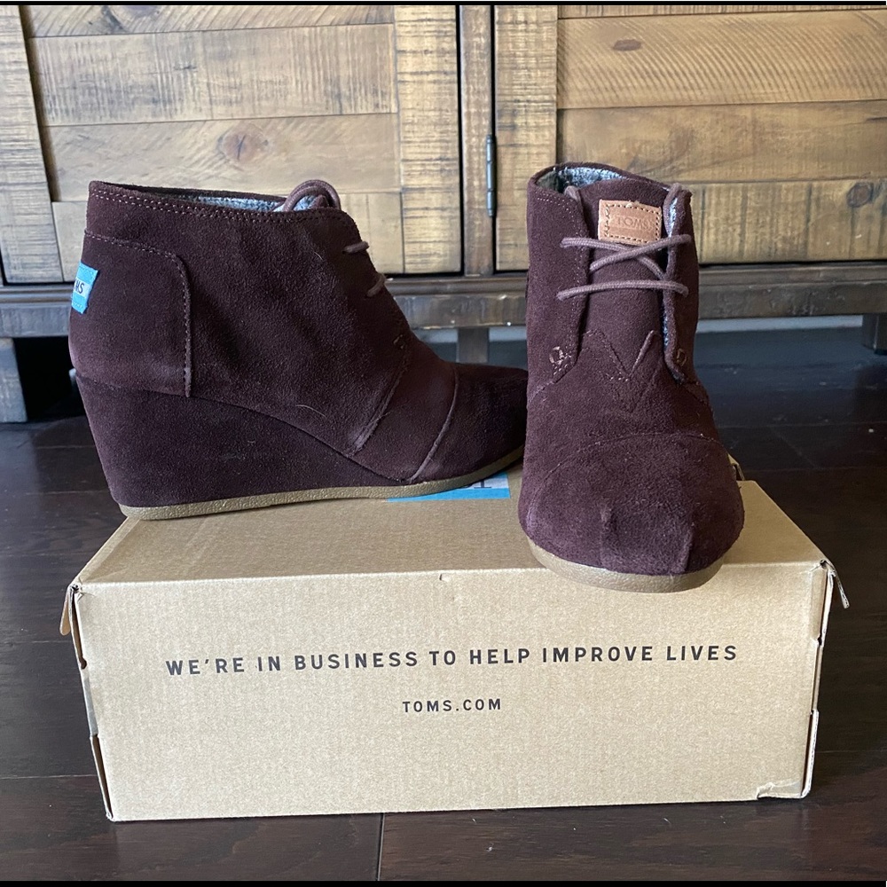 NEVER WORN Toms Wedges